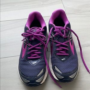 Running shoes